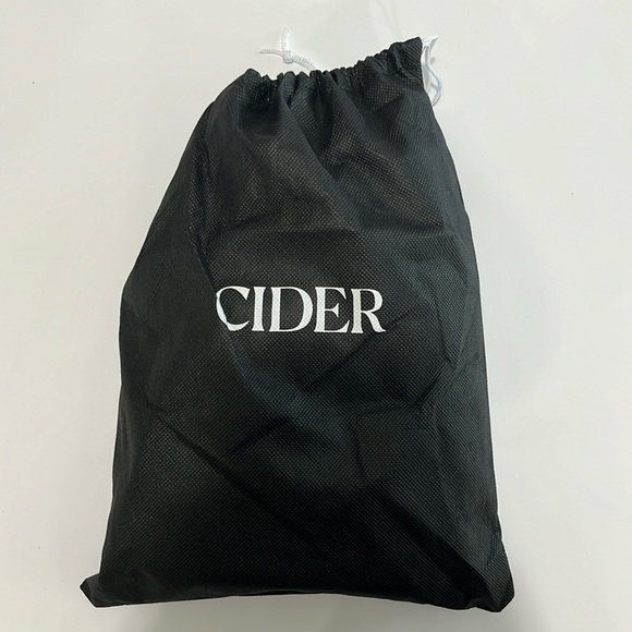 NWT Cider Classic Mini, Red, Crossbody, Faux Leather, Adjust Strap, Bag, Purse - Picture 16 of 16